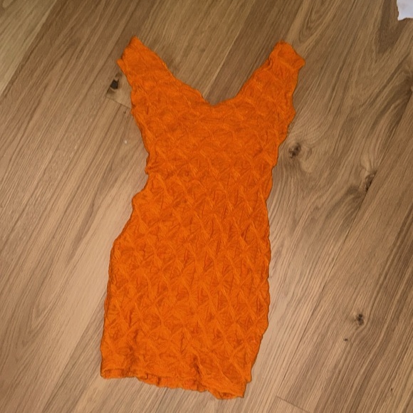 NEVER WORN Orange dress from ZARA - Picture 4 of 4